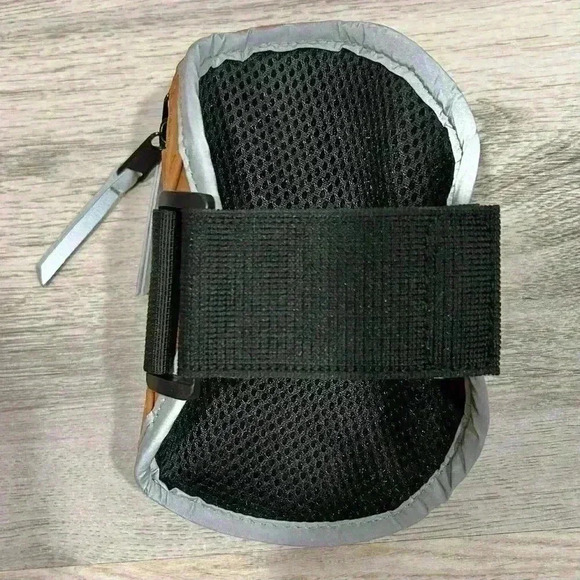 Free People Movement Back On Track Armband Tan Black Athletic Running Phone Case - Picture 2 of 5